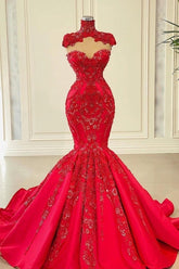 Rotes ärmelloses Meerjungfrau-Abendkleid aus Satin mit Herzausschnitt und bodenlanger Perlenstickerei